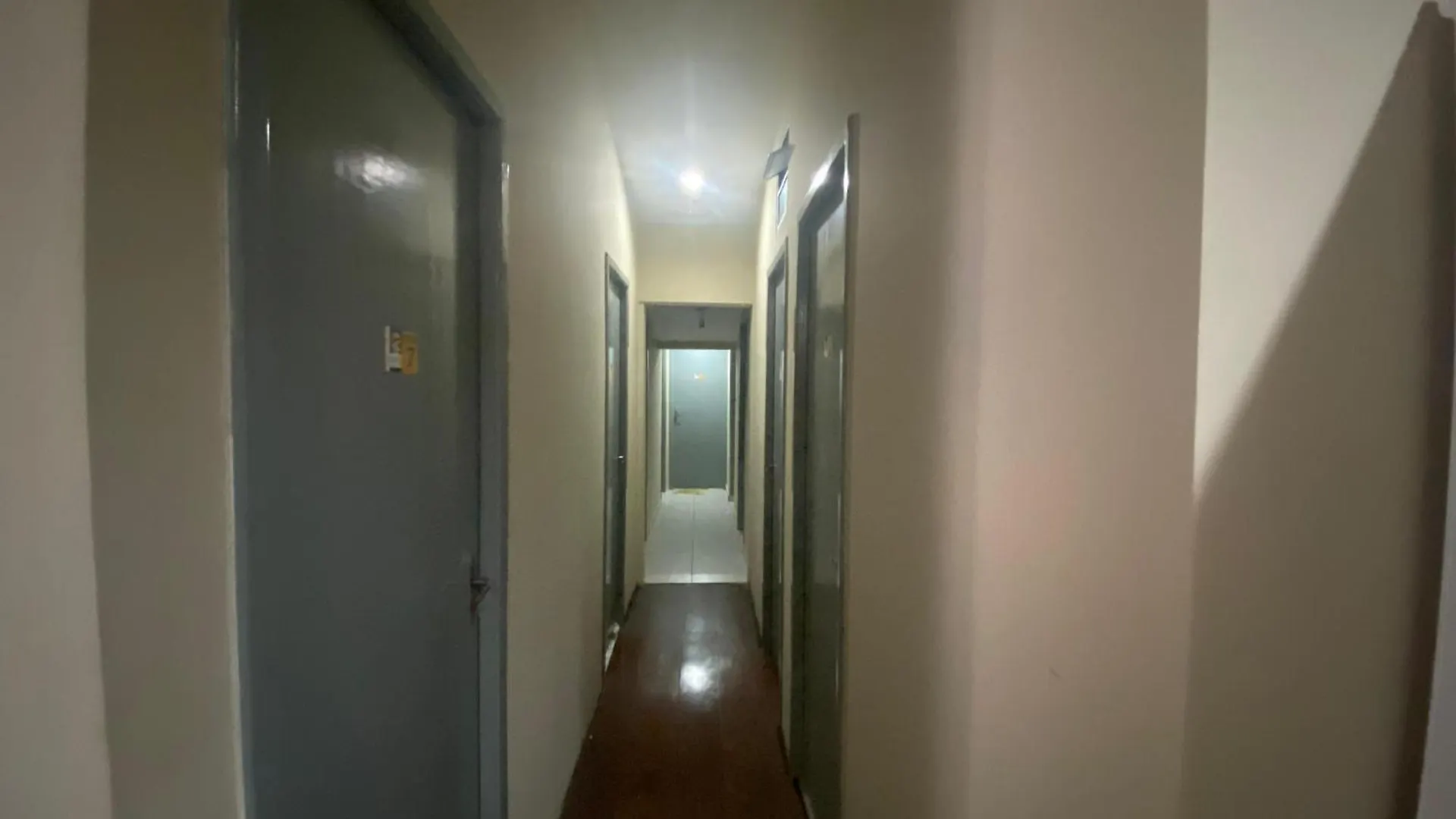 Suite Para Homens Proximo Ao Aeroporto E Metro contacts